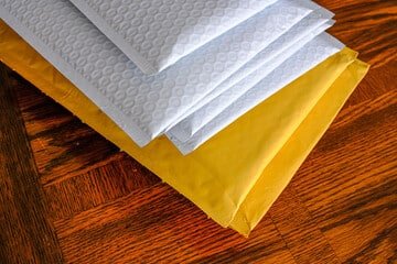 Custom Bubble Mailers: Stylish & Secure Packaging Solutions